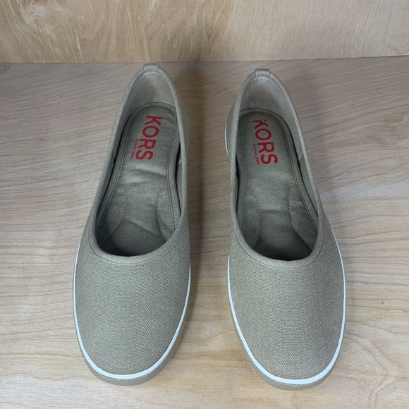 KORS by Michael Kors TRAFFIC Flat - Picture 7 of 8